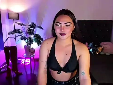 Unique Maya online show from 04.04.26