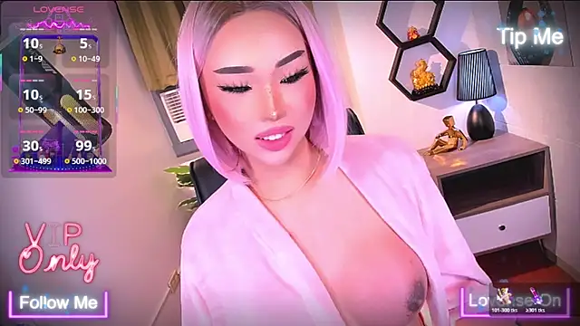 TriciaCumLoader online show from 04.18.26