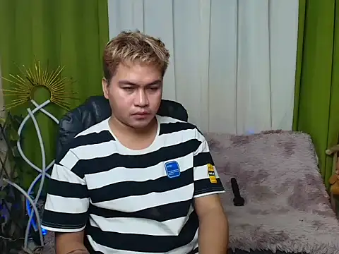 Snapshot of Asian_jayeel chatting on 06.17.26 Asian jayeel online show from 06.17.26