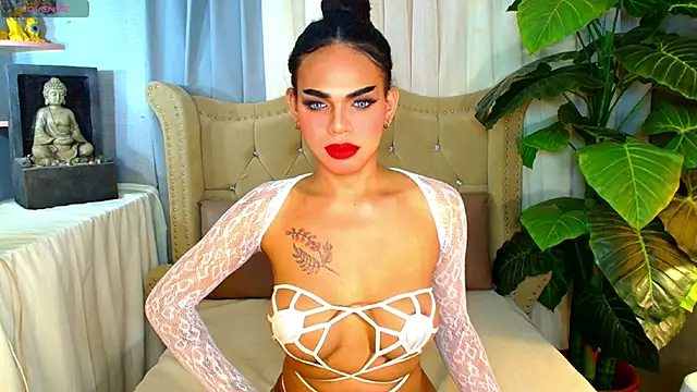 Snapshot of MochaliciousTransOnTop chatting on 09.27.25 MochaliciousTransOnTop online show from 09.27.25