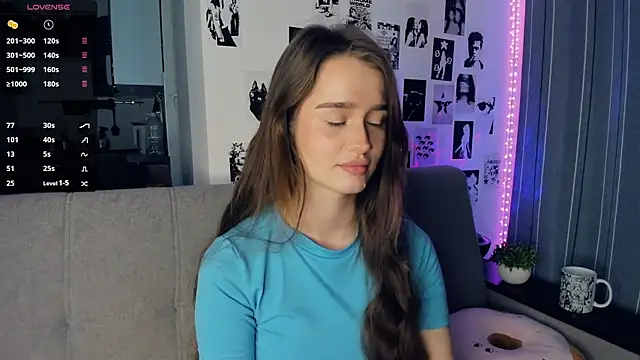 lovelyalivia online show from 11.02.25