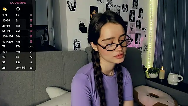 lovelyalivia online show from 11.30.25