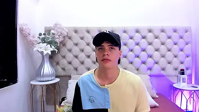 BenitoSaenz online show from 10.21.25