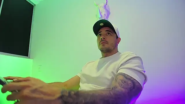 Snapshot of Dagoti chatting on 02.14.26 Dagoti online show from 02.14.26