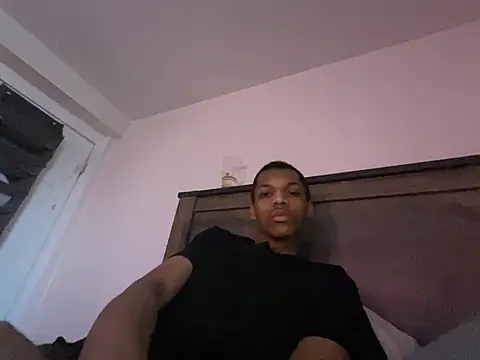 Snapshot of zeeeky_33deep chatting on 04.19.26 zeeeky 33deep online show from 04.19.26