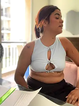 Kaily Sweet16 online show from 09.28.25