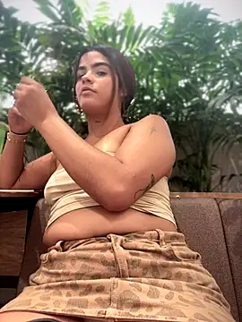 Kaily Sweet16 online show from 10.31.25