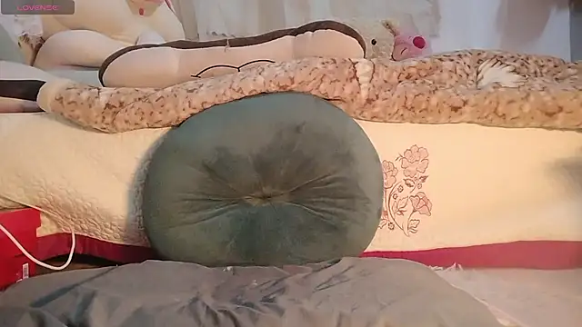 Snapshot of Mailisa_Ana chatting on 11.18.25 Mailisa Ana online show from 11.18.25