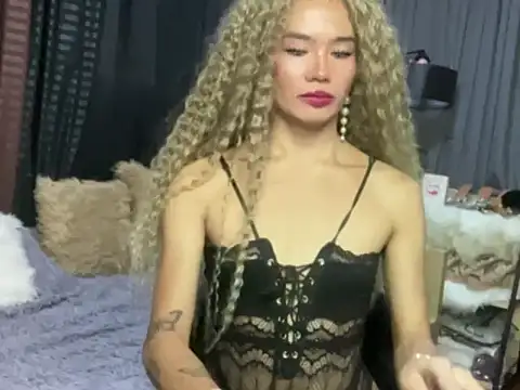 Snapshot of cute_vanessa12 chatting on 11.14.25 cute vanessa12 online show from 11.14.25