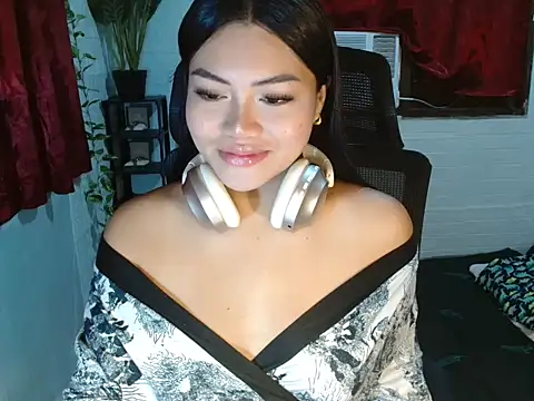 Snapshot of naughtyhothailey chatting on 06.27.26 naughtyhothailey online show from 06.27.26