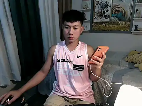Snapshot of xshyboyx chatting on 05.27.26 xshyboyx online show from 05.27.26