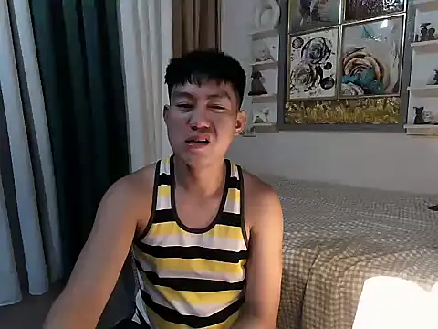 Snapshot of xshyboyx chatting on 05.30.26 xshyboyx online show from 05.30.26