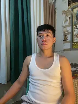 Snapshot of xshyboyx chatting on 06.14.26 xshyboyx online show from 06.14.26