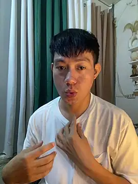 Snapshot of xshyboyx chatting on 07.18.26 xshyboyx online show from 07.18.26