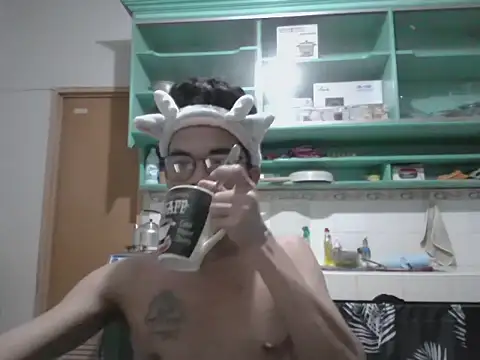 Snapshot of Natsboii chatting on 10.03.25 Natsboii online show from 10.03.25