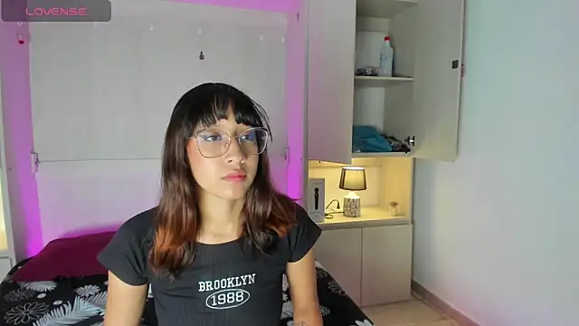 Snapshot of CamiGox chatting on 10.10.25 CamiGox online show from 10.10.25