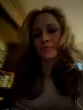 Snapshot of Miasiren chatting on 10.10.25 Miasiren online show from 10.10.25