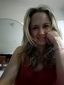 Snapshot of Miasiren chatting on 10.15.25 Miasiren online show from 10.15.25