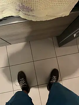 Snapshot of Lopochow chatting on 10.08.25 Lopochow online show from 10.08.25