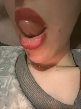 Mimisixo online show from 04.19.26