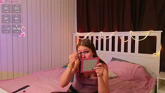 BeatrixCarIeton online show from 12.03.25