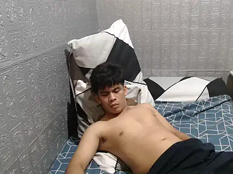 Snapshot of cumwhat_me chatting on 09.30.25 cumwhat me online show from 09.30.25