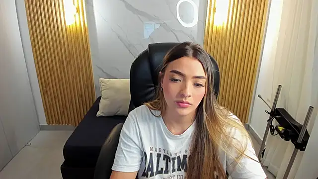 KYLIE JONES6 online show from 10.28.25