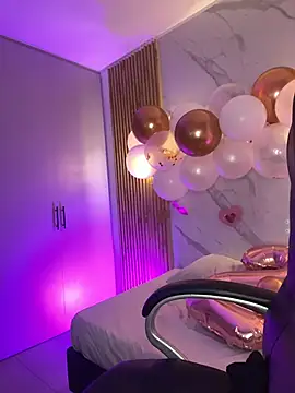 KYLIE JONES6 online show from 11.20.25