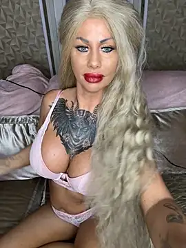 Snapshot of dutchbarbie chatting on 09.25.25 dutchbarbie online show from 09.25.25