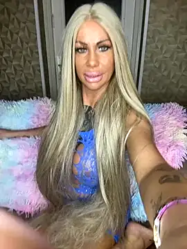 Snapshot of dutchbarbie chatting on 10.17.25 dutchbarbie online show from 10.17.25