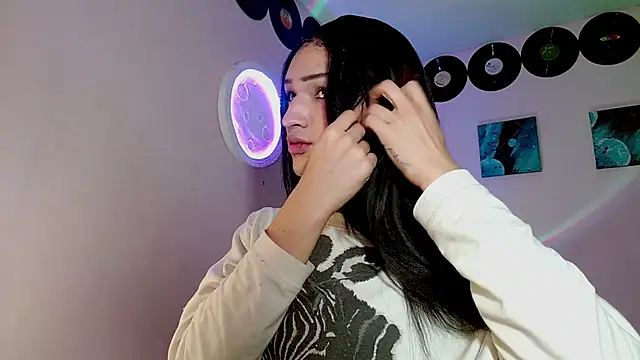 meghan devil  online show from 11.08.25