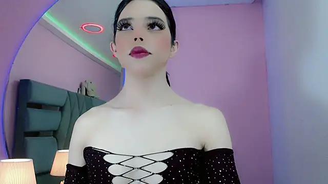 Snapshot of SabrinaAbasali chatting on 10.19.25 SabrinaAbasali online show from 10.19.25