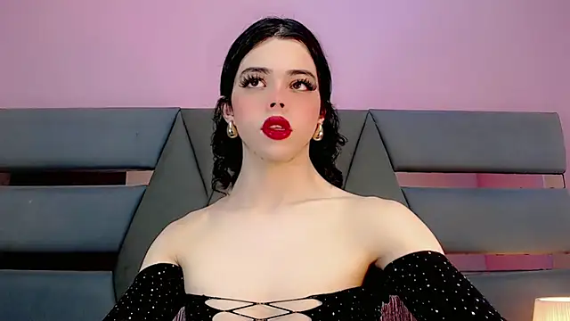 Snapshot of SabrinaAbasali chatting on 10.21.25 SabrinaAbasali online show from 10.21.25
