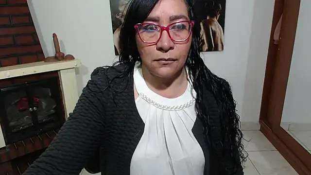 Snapshot of Grace_mature_milf chatting on 09.09.25 Grace mature milf online show from 09.09.25