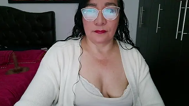 Snapshot of Grace_mature_milf chatting on 06.15.26 Grace mature milf online show from 06.15.26