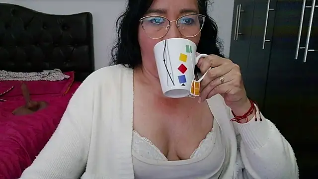 Snapshot of Grace_mature_milf chatting on 06.15.26 Grace mature milf online show from 06.15.26