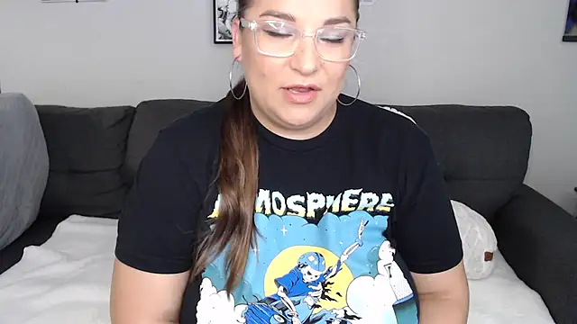 Snapshot of MoonBalloons chatting on 09.20.25 MoonBalloons online show from 09.20.25