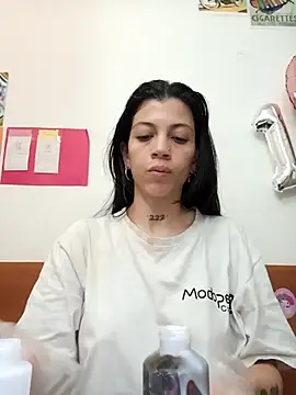 Snapshot of Paula_Alameda chatting on 09.29.25 Paula Alameda online show from 09.29.25