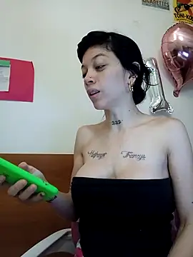 Snapshot of Paula_Alameda chatting on 10.05.25 Paula Alameda online show from 10.05.25