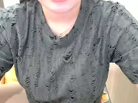 Zhi  2k6 online show from 10.03.25