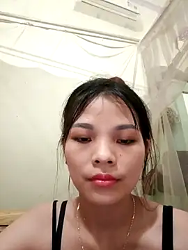 Snapshot of Ocnguyety chatting on 10.17.25 Ocnguyety online show from 10.17.25
