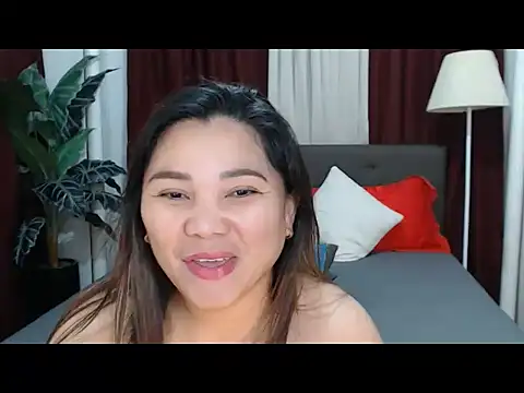 Snapshot of MarielRose143 chatting on 10.19.25 MarielRose143 online show from 10.19.25