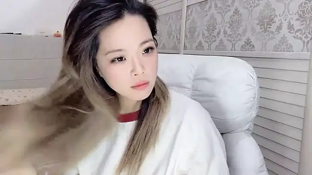 Holiland online show from 10.22.25