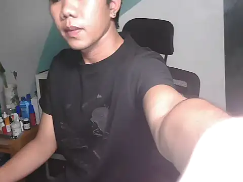 Snapshot of Darkevion chatting on 03.14.26 Darkevion online show from 03.14.26