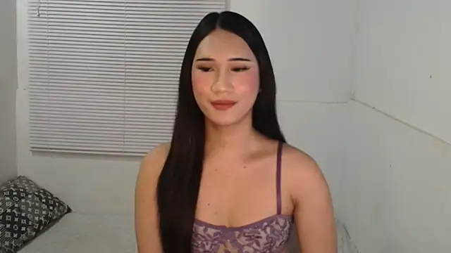 Snapshot of Leighs_Celine chatting on 02.02.26 Leighs Celine online show from 02.02.26