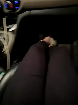 Snapshot of Meii-meyy chatting on 10.26.25 Meii-meyy online show from 10.26.25