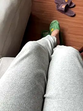 Snapshot of Meii-meyy chatting on 11.02.25 Meii-meyy online show from 11.02.25