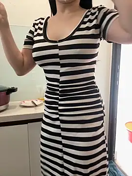 Snapshot of Meii-meyy chatting on 11.13.25 Meii-meyy online show from 11.13.25