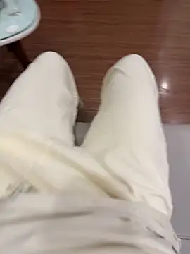 Snapshot of Meii-meyy chatting on 11.13.25 Meii-meyy online show from 11.13.25