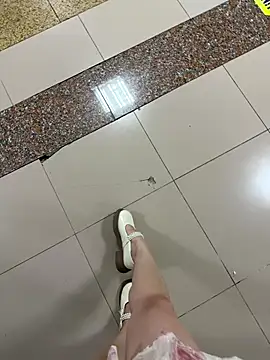 Snapshot of Meii-meyy chatting on 12.13.25 Meii-meyy online show from 12.13.25